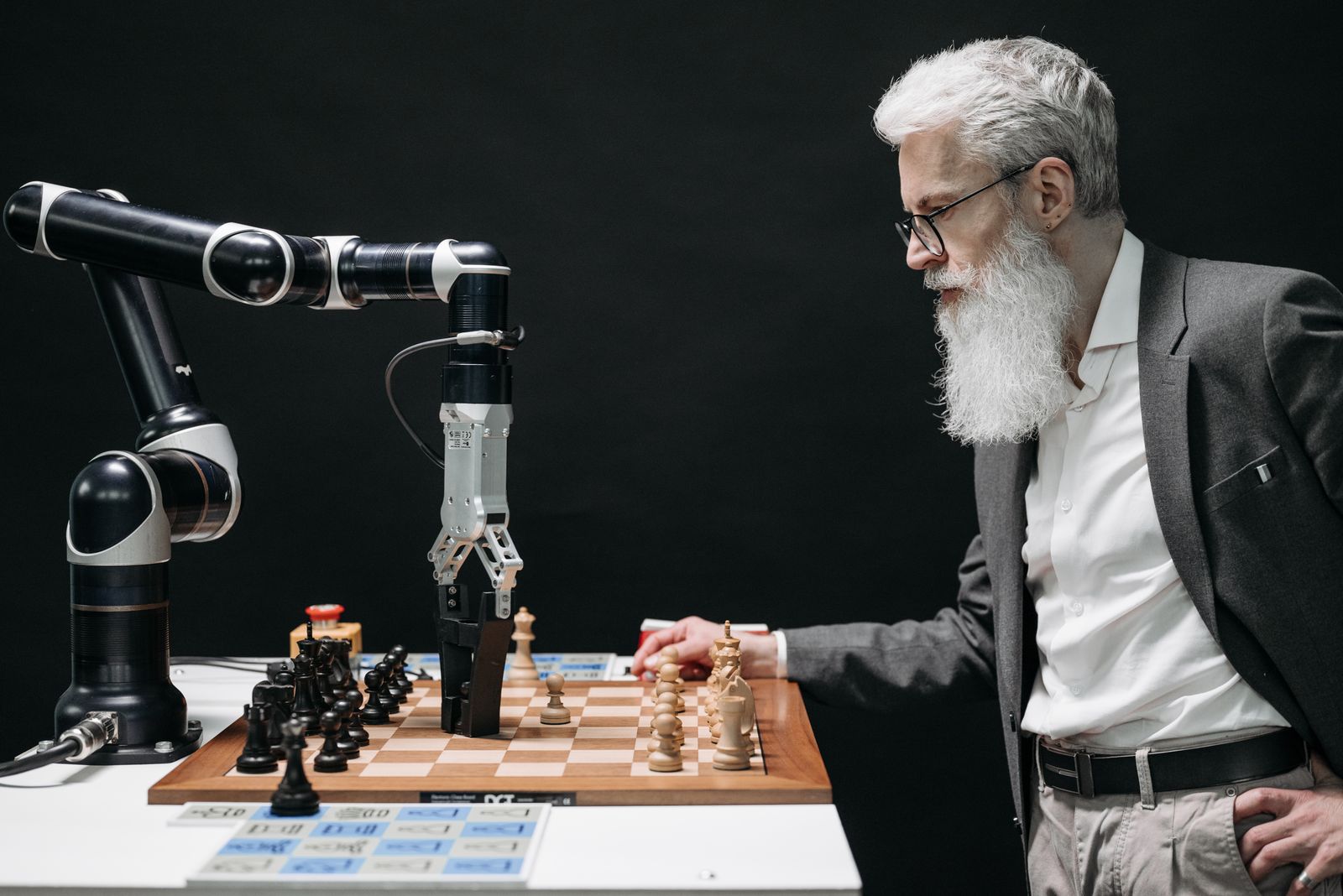 AI & Intelligent Systems — AI and human-machine intelligence